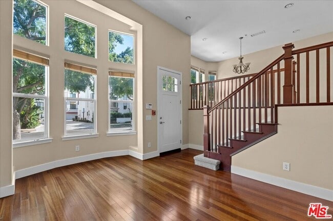 6021 Dawn Crk in Los Angeles, CA - Building Photo - Building Photo