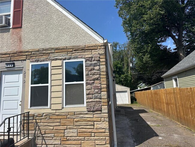 919 3rd St E in St. Paul, MN - Building Photo - Building Photo