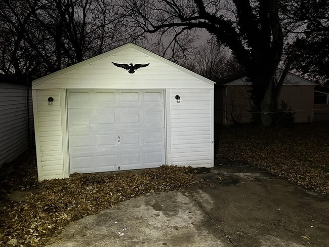 4820 Bluebird Ave in Louisville, KY - Building Photo - Building Photo