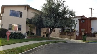 12072 Lamanda St, Unit 4 in Los Angeles, CA - Building Photo