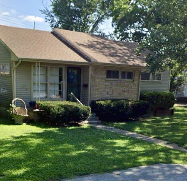 400 Sylvan Terrace