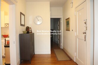 8 Forest St, Unit 1A in Cambridge, MA - Building Photo - Building Photo