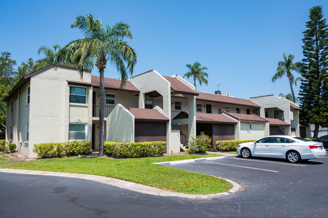 Willowbrook in Largo, FL - Building Photo - Building Photo