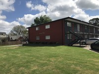 Brister Oaks in Memphis, TN - Foto de edificio - Building Photo