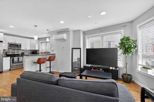 1241 S 28th St in Philadelphia, PA - Building Photo - Building Photo