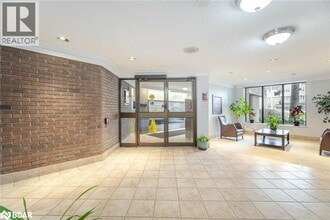 6720 Glen Erin Dr in Mississauga, ON - Building Photo - Building Photo