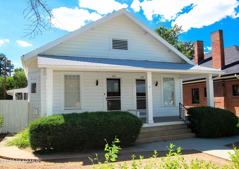 128 Grove Ave in Prescott, AZ - Building Photo