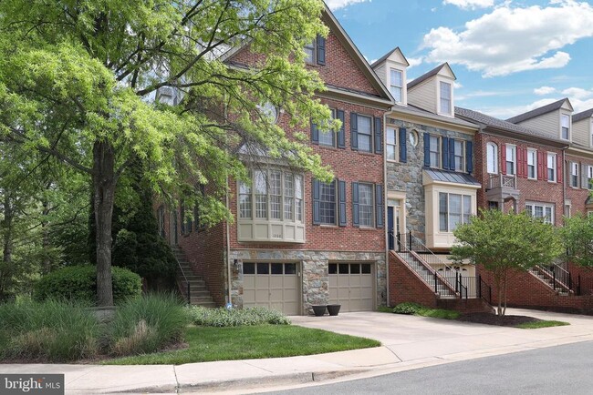 1200 Treasure Oak Ct in Rockville, MD - Building Photo - Building Photo