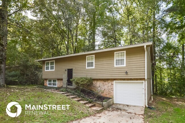 5869 Bobbin Ln in Lithonia, GA - Building Photo - Building Photo