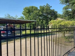 9221 Lambright Rd in Houston, TX - Building Photo - Building Photo