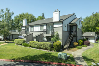 Hazel Ranch in Fair Oaks, CA - Foto de edificio - Building Photo