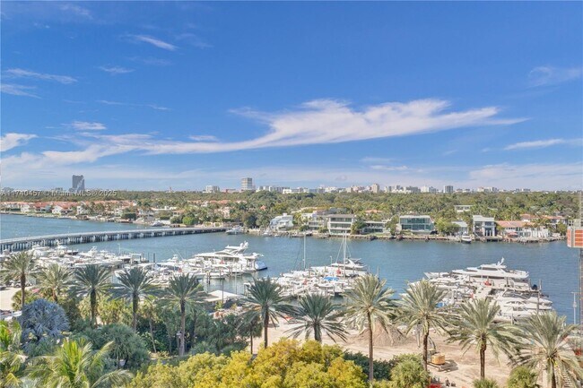 property at 3 Grove Isle Dr