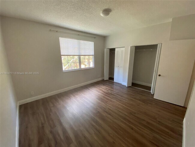 1575 Veracruz Ln in Weston, FL - Building Photo - Building Photo
