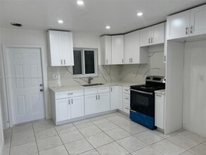 732 SW 6th St in Dania Beach, FL - Building Photo - Building Photo