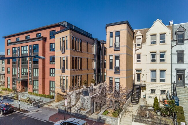 1307 Clifton St NW in Washington, DC - Building Photo - Building Photo