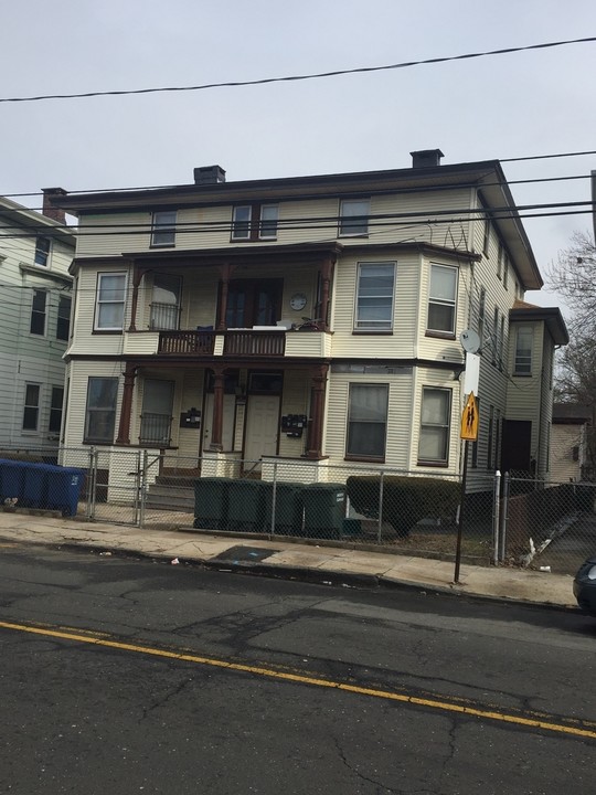 478 Noble Ave in Bridgeport, CT - Building Photo