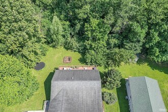 1106 W Countryside Ln in Bloomington, IN - Foto de edificio - Building Photo