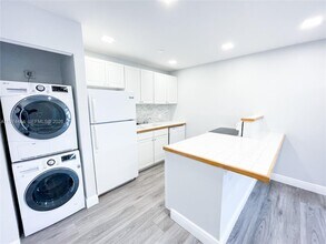 1826 My Pl Ln in West Palm Beach, FL - Building Photo - Building Photo