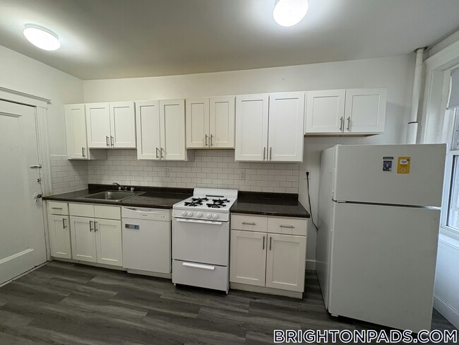 8 Vinal St in Boston, MA - Building Photo - Building Photo