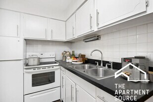 441 W Barry Ave in Chicago, IL - Building Photo