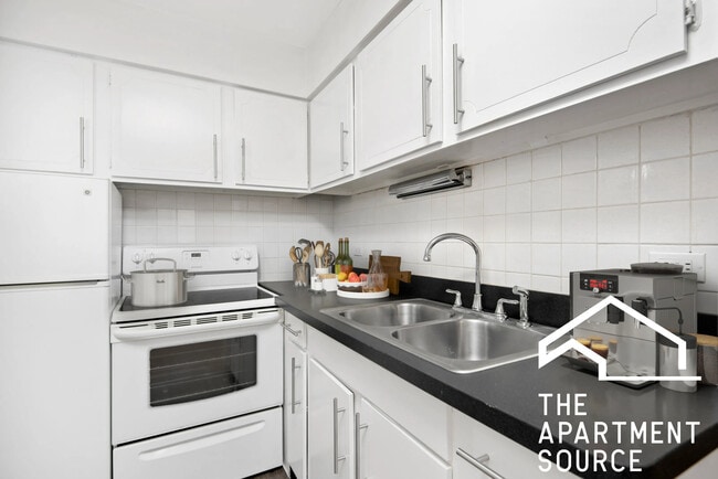 property at 441 W Barry Ave