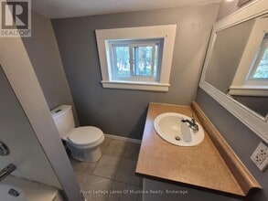 227 Nottawasaga St in Orillia, ON - Building Photo - Building Photo