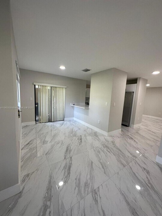 22721 SW 88th Pl in Cutler Bay, FL - Building Photo