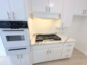 8750 Topanga Canyon Blvd in Los Angeles, CA - Foto de edificio - Building Photo