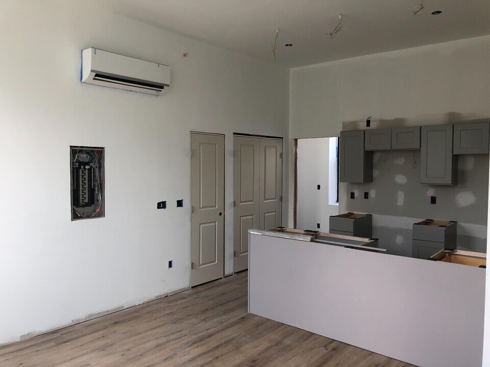 3945 Lancaster Ave-Unit -3B in Philadelphia, PA - Building Photo