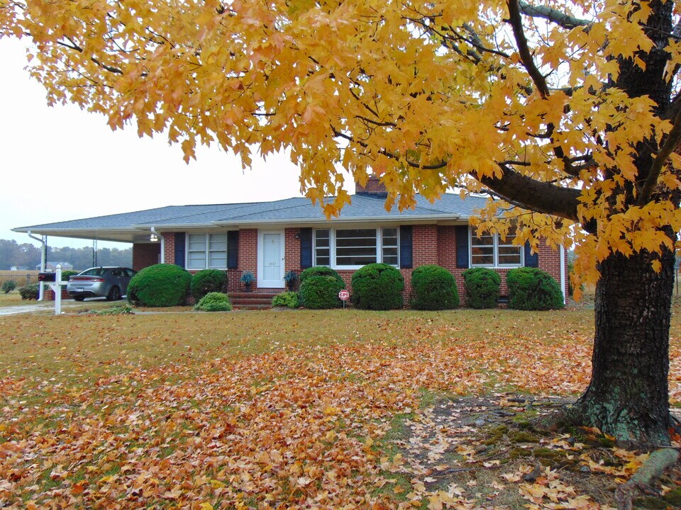 1837 NC Highway 111 S in Goldsboro, NC - Foto de edificio