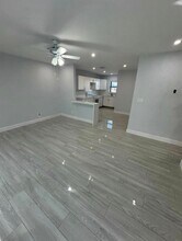 122 SW 12th Ave in Delray Beach, FL - Foto de edificio - Building Photo