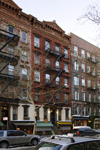 332-334 E 9th St in New York, NY - Building Photo - Building Photo