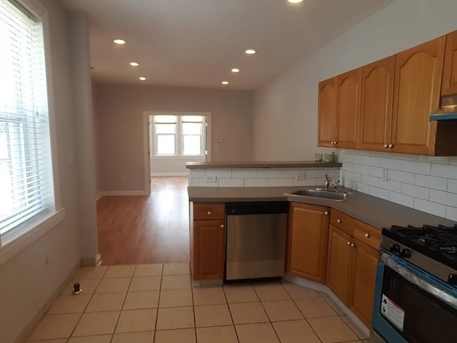26 Orange Rd in Montclair, NJ - Building Photo - Building Photo