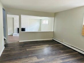 27 Bryant Rd in Glen Cove, NY - Building Photo - Building Photo