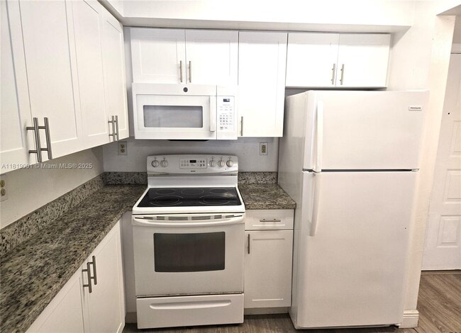 1280 S Alhambra Cir, Unit 2308 in Coral Gables, FL - Building Photo - Building Photo