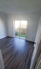 8695 NW 6th Ln in Miami, FL - Building Photo - Building Photo