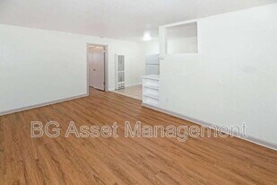 728 Darina Ave in Sacramento, CA - Building Photo