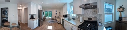 6328 Mary Ellen Ave in Van Nuys, CA - Foto de edificio - Building Photo