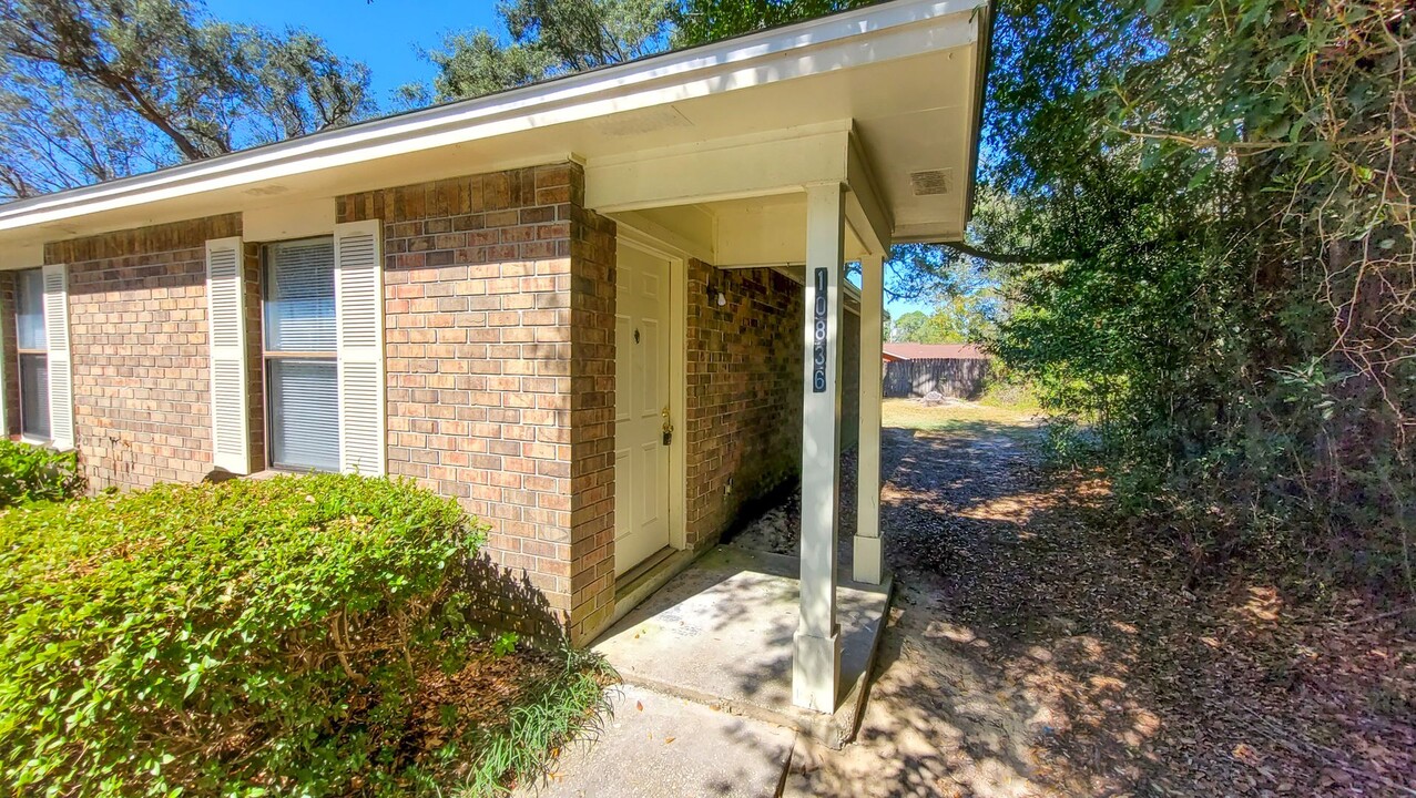 10836 US-98 in Pensacola, FL - Building Photo