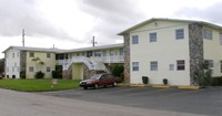 First Ave Apartments in Pompano Beach, FL - Foto de edificio - Building Photo