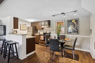 Whisper Lake Apartments in Winter Park, FL - Building Photo - Building Photo