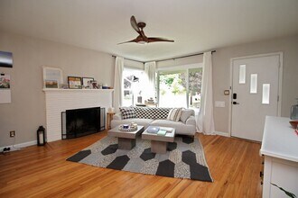 9706 N Van Houten Ave in Portland, OR - Building Photo - Building Photo