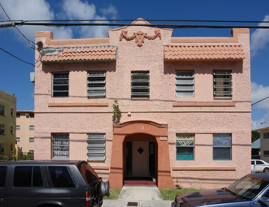 Villa Lisa in Miami, FL - Building Photo