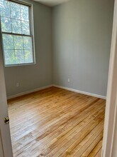 16 Oak St in Derry, NH - Building Photo - Building Photo