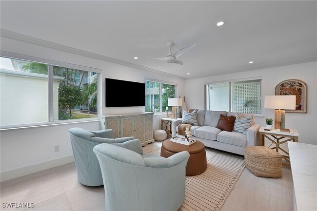 1950 Gulf Shore Blvd N