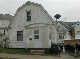 1234 E 4th St in Muscatine, IA - Building Photo