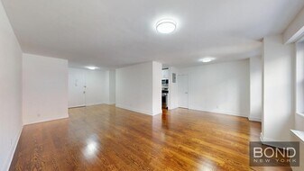 401 E 88th St in New York, NY - Building Photo