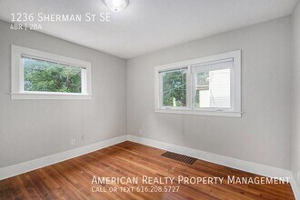 1236 Sherman St SE in Grand Rapids, MI - Building Photo - Building Photo