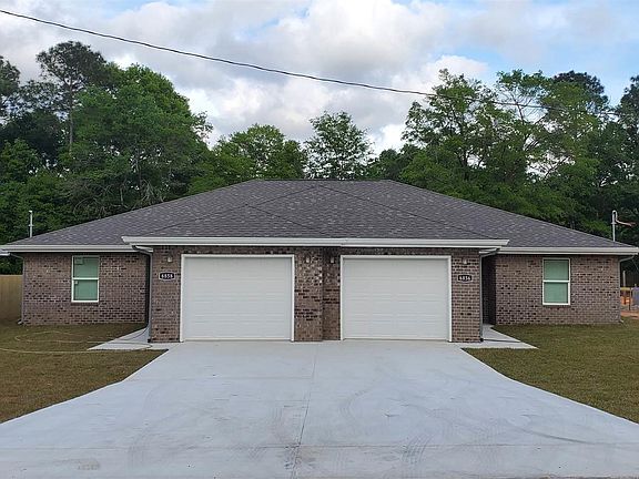 6849 Stirrup Ln, Unit 6851 in Milton, FL - Foto de edificio