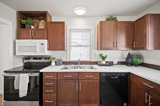 144 Coolidge St in Owatonna, MN - Building Photo - Building Photo